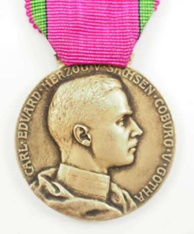 Sachsen Coburg Gotha: Sachsen Ernestinischer Hausorden, Carl Eduard, Goldene Medaille. - photo 1