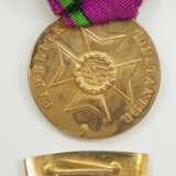 Sachsen Coburg Gotha: Sachsen Ernestinischer Hausorden, Carl Eduard, Goldene Medaille, mit Datumsspange 1917. - фото 3