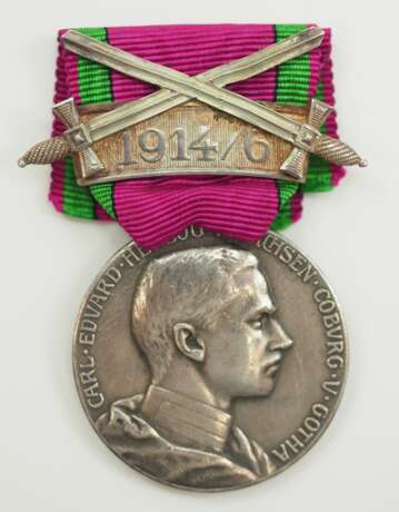 Sachsen Coburg Gotha: Sachsen Ernestinischer Hausorden, Carl Eduard, Silberne Medaille, mit Schwerter- und Datumsspange 1914/6. - photo 1