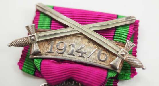 Sachsen Coburg Gotha: Sachsen Ernestinischer Hausorden, Carl Eduard, Silberne Medaille, mit Schwerter- und Datumsspange 1914/6. - photo 2