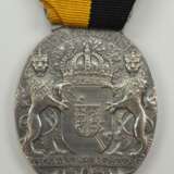 Sachsen Coburg Gotha: Ovale silberne Herzog Carl Eduard-Medaille. - photo 3