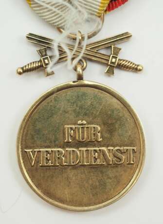 Waldeck: Goldene Verdienstmedaille, mit Schwertern. - photo 3