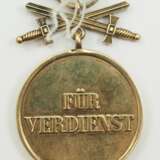 Waldeck: Goldene Verdienstmedaille, mit Schwertern. - photo 3