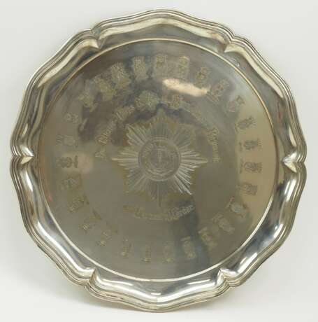Familie von Werder: Geschenkteller des Offiziers-Corps 3. Garde-Feldartillerie-Regiment, dem scheidenden Leutnant v. Werder. - photo 1
