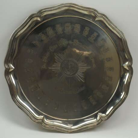 Familie von Werder: Geschenkteller des Offiziers-Corps 3. Garde-Feldartillerie-Regiment, dem scheidenden Leutnant v. Werder. - photo 2