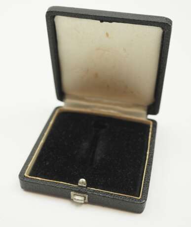 Kriegsverdienstkreuz, 1. Klasse mit Schwertern Etui. - фото 3