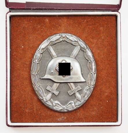 Verwundetenabzeichen, 1939, Silber, im Etui. - фото 1