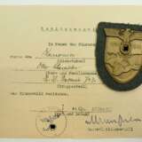 Krimschild mit Besitzzeugnis für einen Kanonier der Heeres-Küsten-Batterie 743. - photo 2