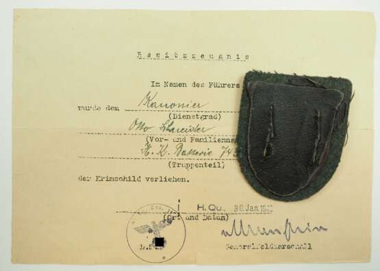 Krimschild mit Besitzzeugnis für einen Kanonier der Heeres-Küsten-Batterie 743. - photo 3
