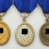 Reichsarbeitsdienst (RAD), weibliche Jugend, Dienstauszeichnung 1, 3 und 4 Stufe Miniatur. - photo 1