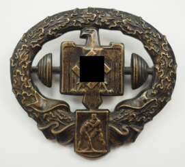 Deutsches Schwerathleten Sportabzeichen, 2. Modell, in Bronze.