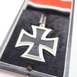 1957: Ritterkreuz des Eisernen Kreuzes, im Etui. - Foto 2