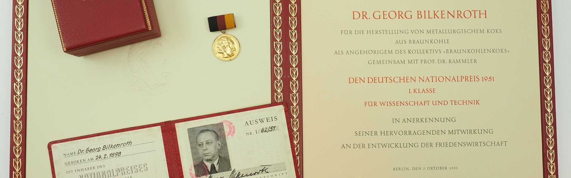 DDR: Deutscher Nationalpreis 1951, 1. Klasse, im Etui, mit Urkunde für Dr. Georg Bilkenroth - Kollektiv Braunkohlenkoks.