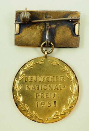 DDR: Deutscher Nationalpreis 1951, 1. Klasse, im Etui, mit Urkunde für Dr. Georg Bilkenroth - Kollektiv Braunkohlenkoks. - фото 4