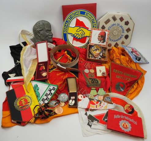 DDR: Lot Auszeichnungen. - Foto 1
