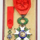 Frankreich: Orden der Ehrenlegion, 10. Modell (1951-1962), Offizierskreuz, im Etui. - photo 1