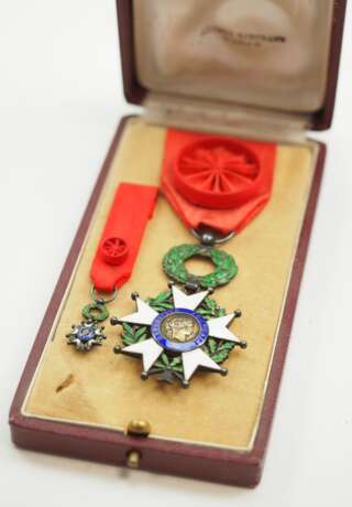 Frankreich: Orden der Ehrenlegion, 10. Modell (1951-1962), Offizierskreuz, im Etui. - photo 2