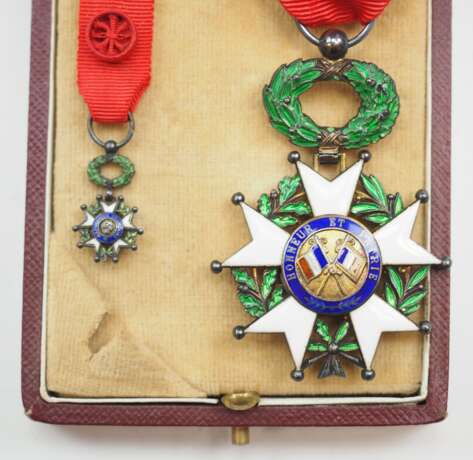 Frankreich: Orden der Ehrenlegion, 10. Modell (1951-1962), Offizierskreuz, im Etui. - photo 3
