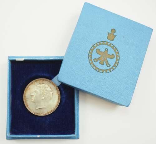 Persien: Medaille auf das 25jährige Regierungsjubiläum des Reza Schah Pahlavi, im Etui. - photo 1