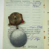 Sowjetunion: Medaille für Verdienste im Kampf, 1. Typ, mit Verleihungsbuch. - photo 2