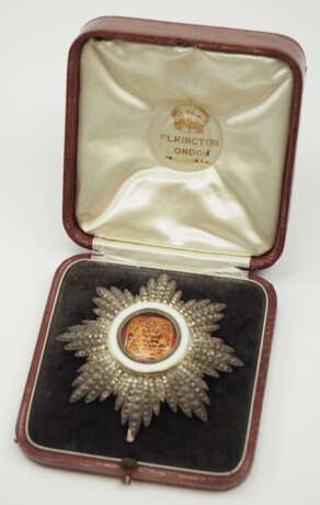 Sansibar: Orden des Strahlenden Stern, 7. Modell (Sultan Alis II. bin Hamud - 1902-1911), 2. Klasse, im Etui. - photo 2