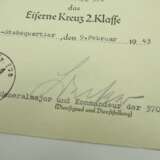 Eisernes Kreuz, 1939, 2. Klasse Urkunde für einen Gefreiten Feldgendarmerie-Trupp 370. - photo 2