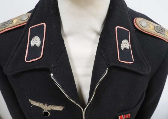 Wehrmacht: Schwarze Panzerjacke eines Oberleutnant der Panzertruppe der Division "Großdeutschland". - photo 2