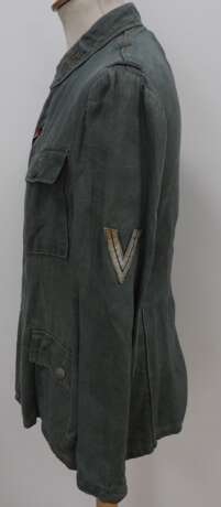 Wehrmacht: Drillichfeldbluse M 43 für einen Obergefreiten der Gebirgsjäger - Kammerstück. - photo 3