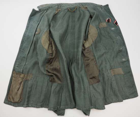 Wehrmacht: Drillichfeldbluse M 43 für einen Obergefreiten der Gebirgsjäger - Kammerstück. - photo 6