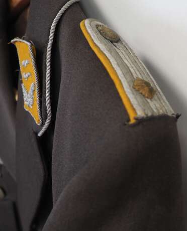 Luftwaffe: Waffenrock für einen Oberleutnant der fliegenden Truppe. - Foto 4
