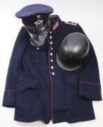 Armour and uniforms. Feuerlöschpolizei: Uniformensemble eines Feuerwehrmannes.