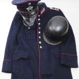 Feuerlöschpolizei: Uniformensemble eines Feuerwehrmannes. - фото 1