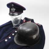 Feuerlöschpolizei: Uniformensemble eines Feuerwehrmannes. - фото 2