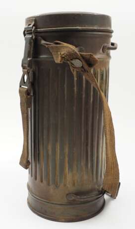 Wehrmacht: Gasmaskendose - Tarnfarbe. - фото 1