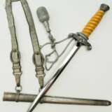 Wehrmacht: Offiziersdolch, mit Gehänge - Eickhorn. - photo 1