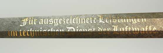 Luftwaffe: Geschenkdolch "Für ausgezeichnete Leistungen im technischen Dienst der Luftwaffe". - фото 1