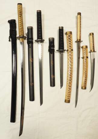 Japan: Katana und Wakizashi- 5 Exemplare. - photo 1