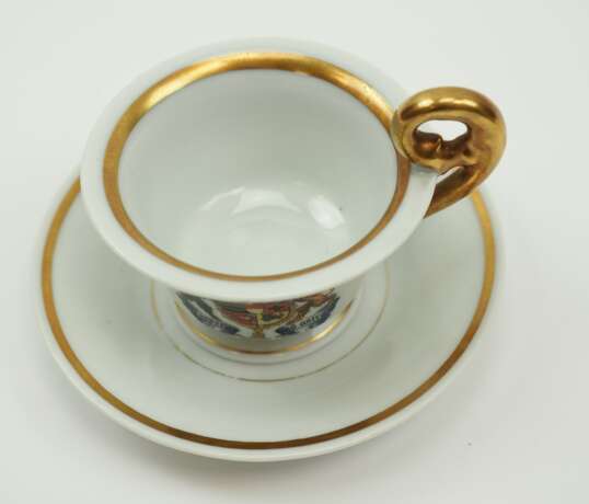Carl Wilhelm & Co.: Patriotische Tasse und Untertasse des Hauses Mecklenburg-Schwerin. - photo 2