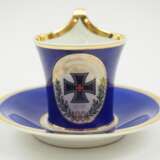 KPM: Patriotische Tasse des Vaterländischen Frauenverein, Provinzialverband Berlin, 1914, mit Untertasse. - Foto 1
