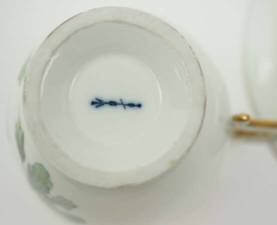 KPM: Patriotische EK Tasse, mit Untertasse. - photo 3