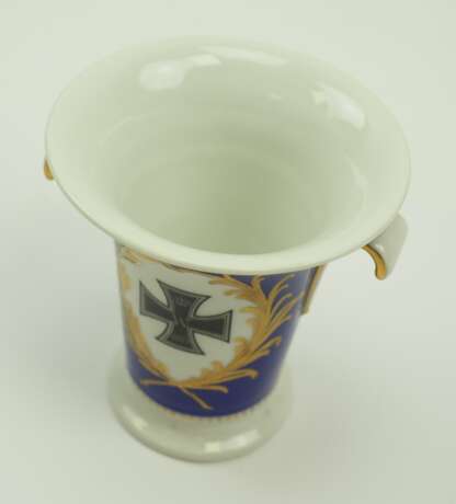 KPM: Patriotische EK Kratervase. - photo 2