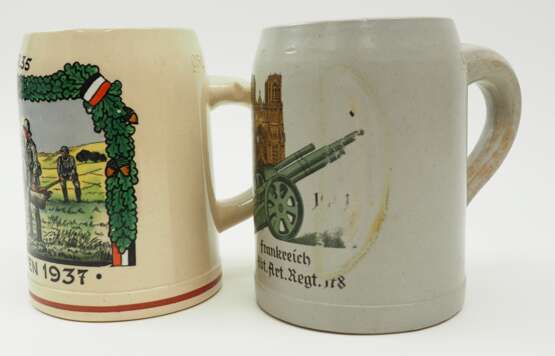 Wehrmacht: Erinnerungskrug Artillerie - 2 Exemplare. - Foto 2
