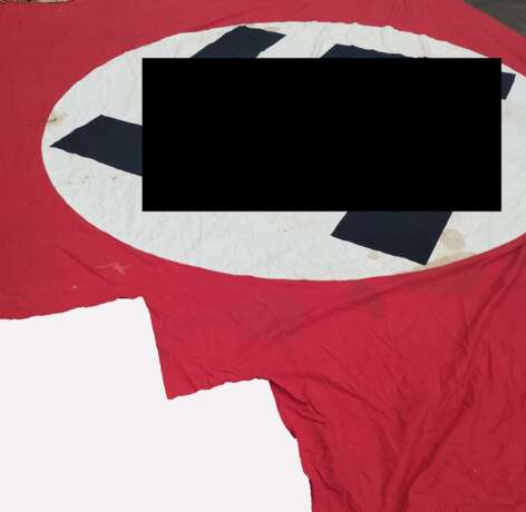 NSDAP: Gebäude-Fahne 475 x 342 cm. - Foto 3