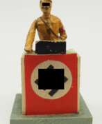 Jouets et Modèles. Elastolin: Adolf Hitler am Rednerpult.