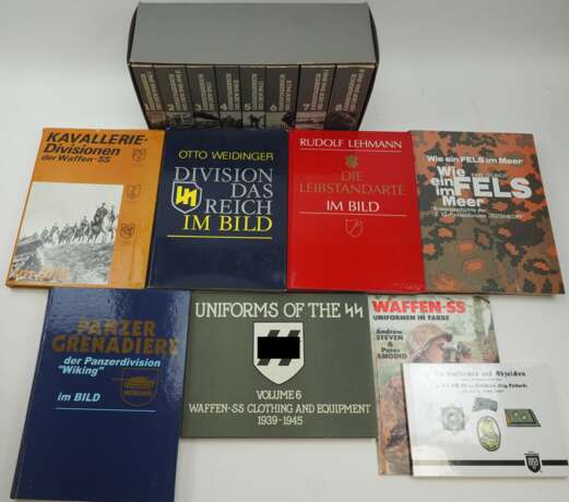 Waffen-SS: Lot Literatur. - photo 1