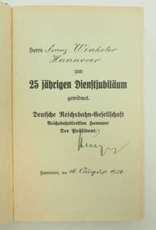 Hitler, Adolf: Mein Kampf - zum 25 jährigen Dienstjubiläum gew. von der Reichsbahndirektion Hannover. - photo 2