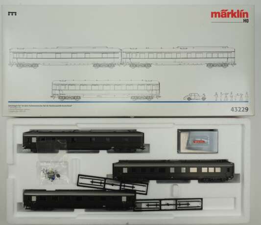 Märklin: HO 43229 Salonwagen-Set "50 Jahre Parlamentarischer Rat der Bundesrepublik Deutschland". - photo 1