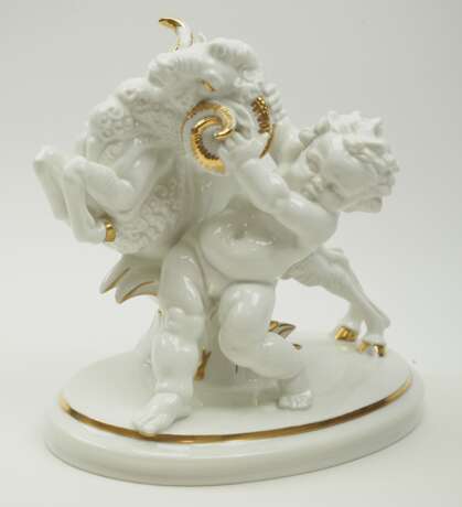 Hutschenreuther: Putto mit Widder. - photo 1
