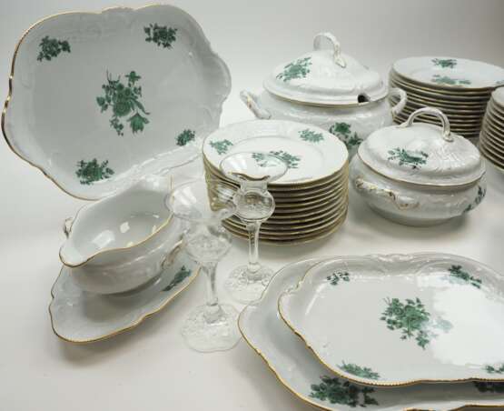 Rosenthal - Classic Rose Collection: Speiseservice für 12 Personen - photo 2