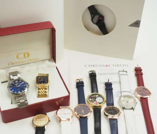 Sammlung von 10 Armbanduhren. - photo 1